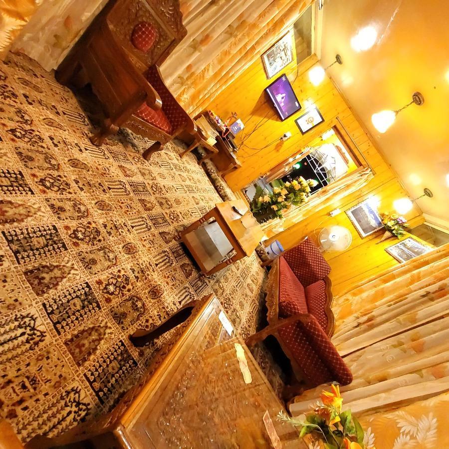 Tashkand Houseboat Srinagar  Ngoại thất bức ảnh