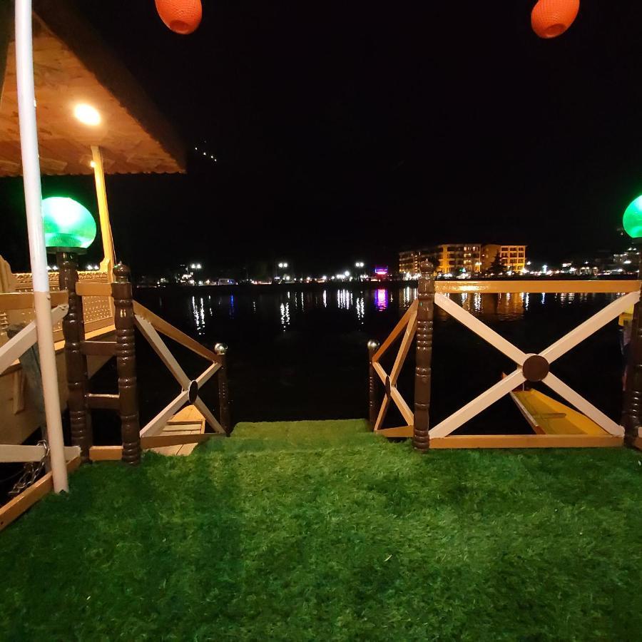 Tashkand Houseboat Srinagar  Ngoại thất bức ảnh
