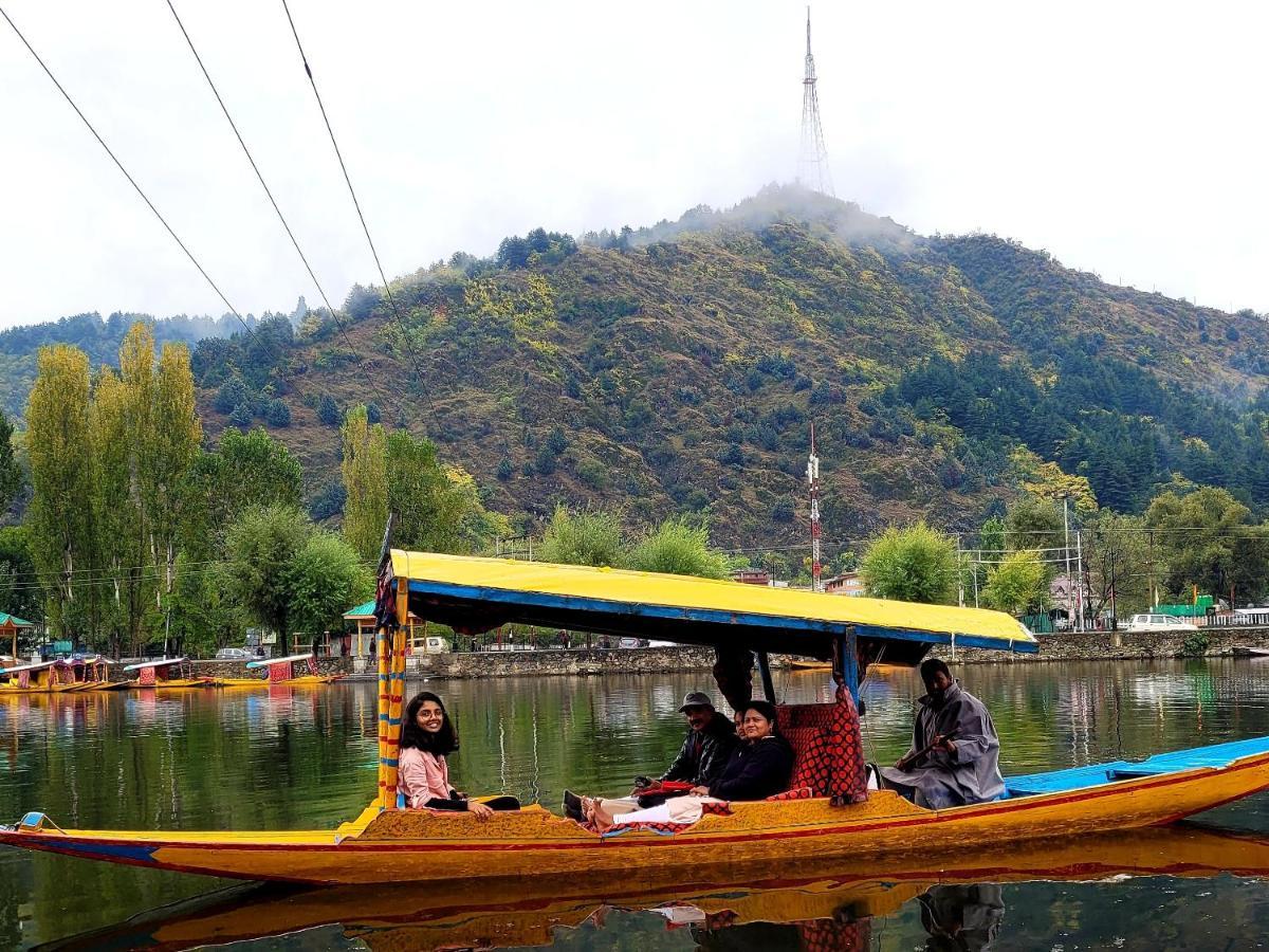 Tashkand Houseboat Srinagar  Ngoại thất bức ảnh