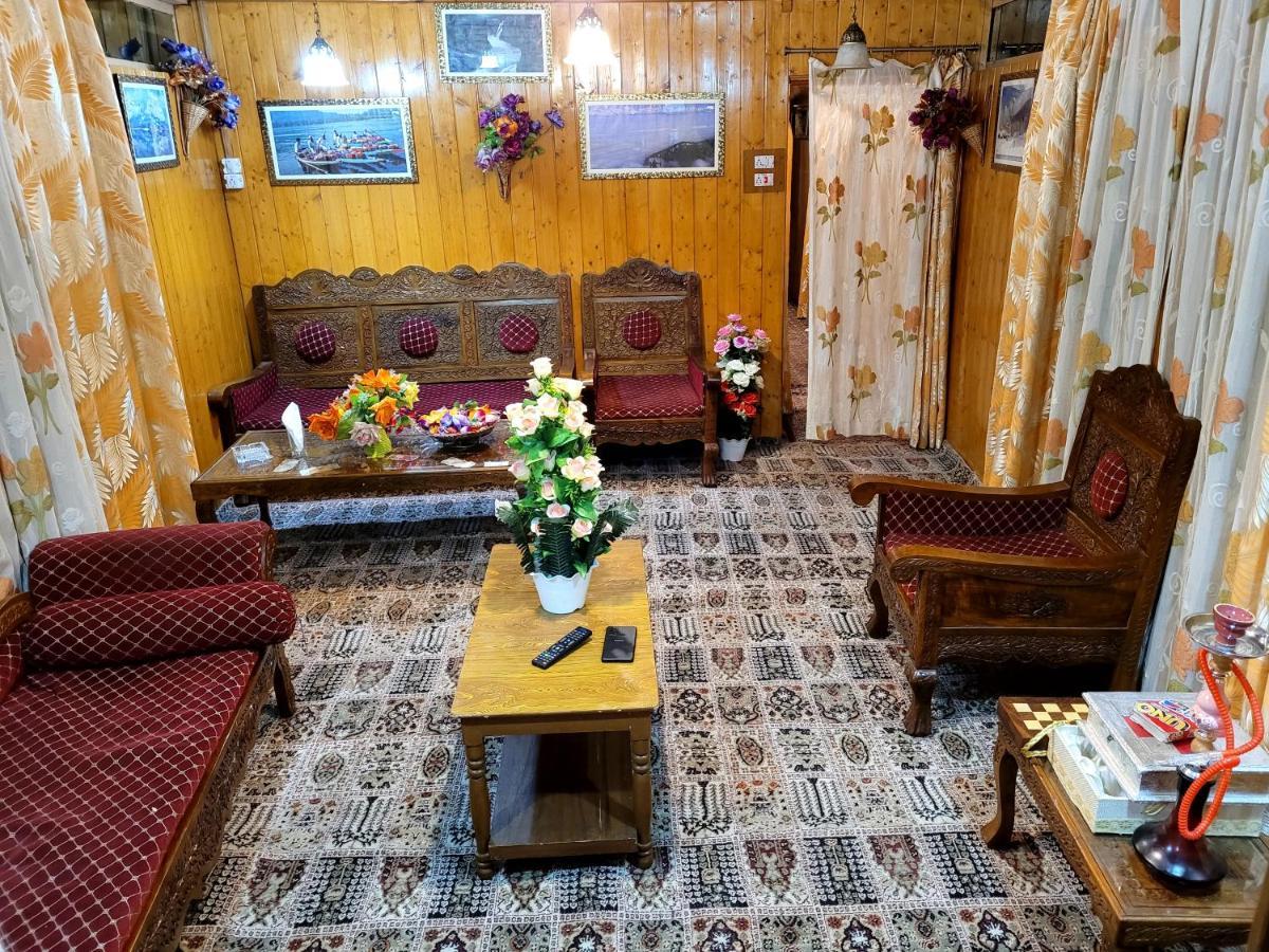 Tashkand Houseboat Srinagar  Ngoại thất bức ảnh