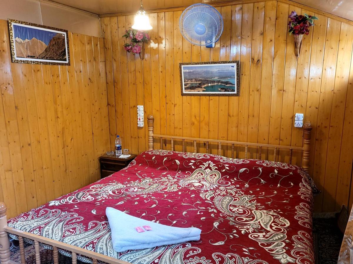 Tashkand Houseboat Srinagar  Ngoại thất bức ảnh
