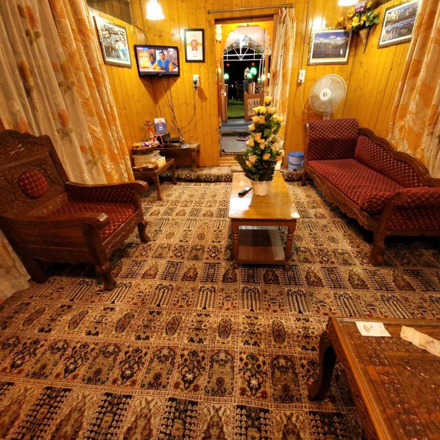 Tashkand Houseboat Srinagar  Ngoại thất bức ảnh