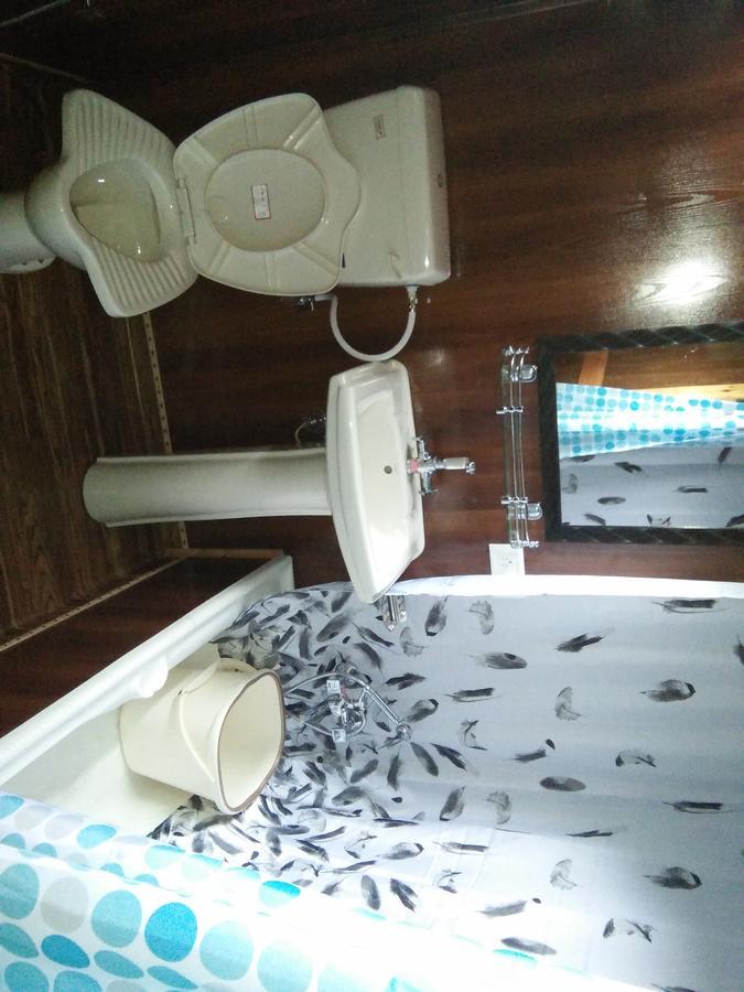 Tashkand Houseboat Srinagar  Ngoại thất bức ảnh